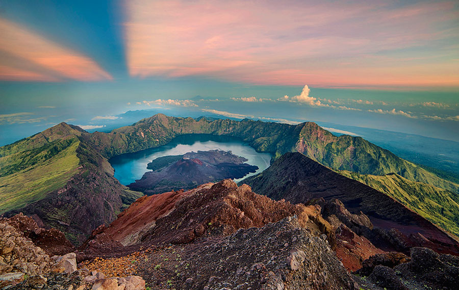 Gunung Rinjani, Pesona Keindahan Alam Eksotis di Atap Lombok