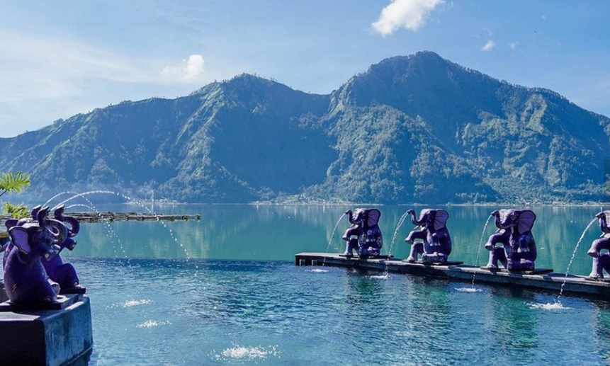 Bersantai Sambil Berendam Air Panas di Toya Devasya Waterpark Bali