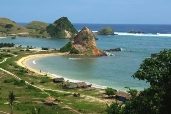 Keindahan yang Memikat: Pantai Kuta Mandalika, Surga Wisata di Nusa Tenggara Barat