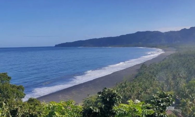 Pesona Pantai Watu Godeg di Lumajang, Keindahan yang Menyembuhkan