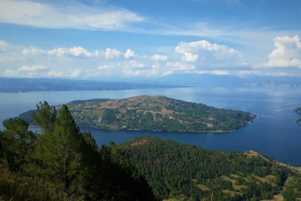 Pulau Sibandang, Surga Tersembunyi di Tengah Danau Toba
