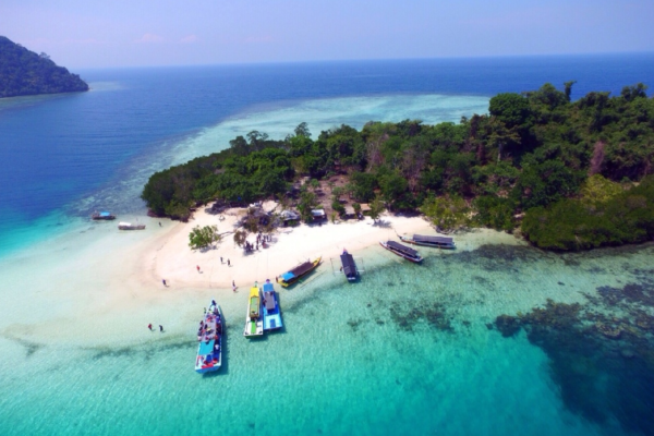 Indahnya Pantai Teluk Kiluan di Lampung, Ada Kolam Alami dan Bisa Lihat Lumba-Lumba