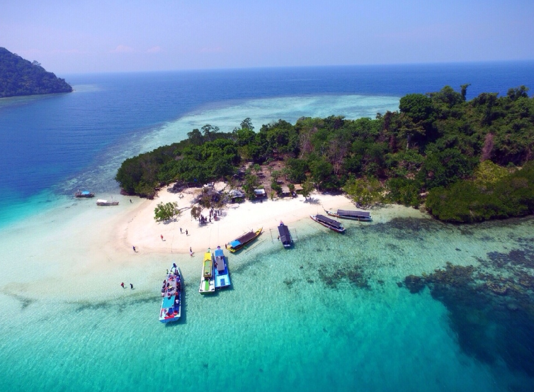 Indahnya Pantai Teluk Kiluan di Lampung, Ada Kolam Alami dan Bisa Lihat Lumba-Lumba