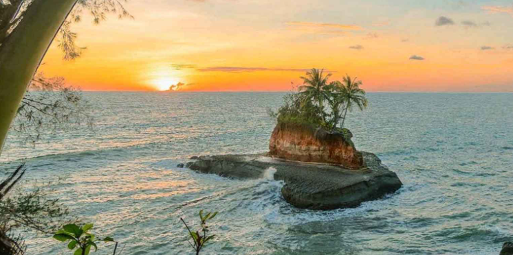 Potensi Wisata Terpendam, Pantai Tapak Balai Bengkulu Utara Nan Eksotis