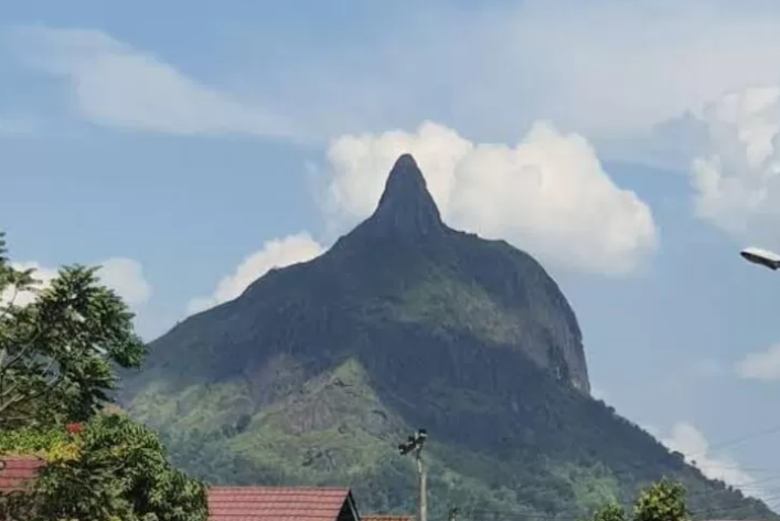 Keindahan Alam Bukit Serelo Sumatera Selatan Bentuknya Unik Berbeda Dari Bukit Lainnya