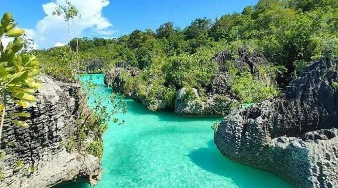 Indahnya Alam Teluk Toran di Fakfak Yang Sangat Memukau