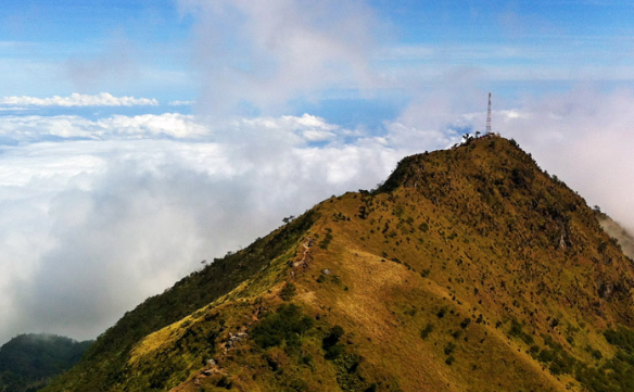 Menikmati Keindahan Surgawi Indonesia di Gunung Merbabu