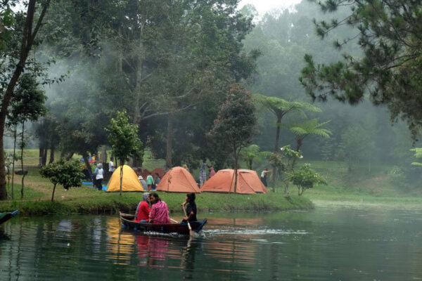 Camping Ground Cibodas di Kaki Gn. Gede Pangrango