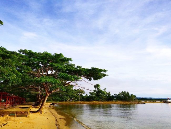 Keindahan yang Memukau di Pantai Nambo