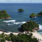 Pantai Goa Cina, Pesona Wisata Pantai yang Indah dan Asri