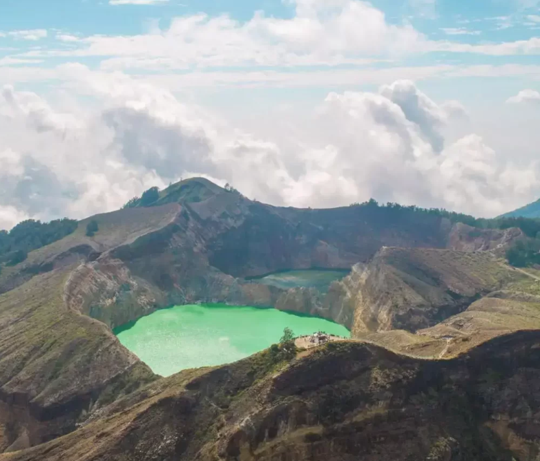 Pesona Danau Kelimutu Flores Nusa Tenggara Timur