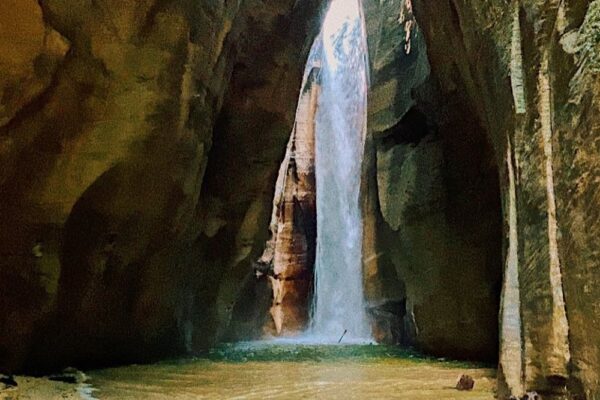 Keindahan Air Terjun Lubuak Batang sebagai Destinasi Wisata Alam Tersembunyi di Kabupaten Limapuluh Kota, Sumatera Barat