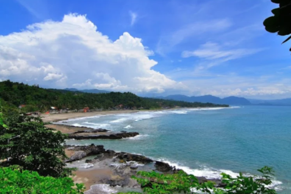 Keindahan Pantai Karang Hawu Surga Tersembunyi di Sukabumi, Segini Harga Tiket dan Lokasinya