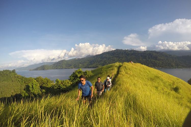 Puncak Bukit Ilalang Diyonumo Gorontalo Yang Mempesona