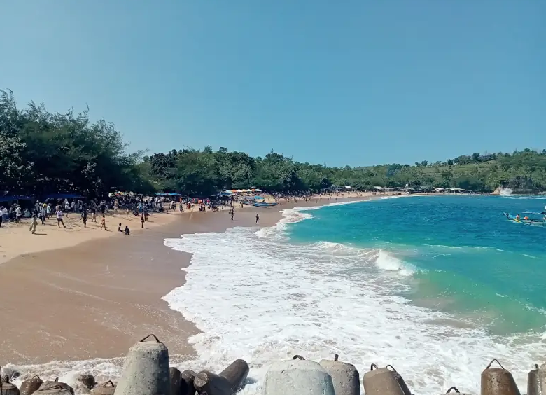 Pantai Tambakrejo di Blitar, Daya Tarik, Harga Tiket, dan Rute