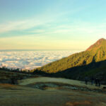 Kawah Ijen, Danau dan Kaldera Terindah di Atas Awan