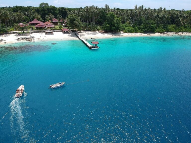 Kepulauan Hinako, Surga Tersembunyi di Barat Nias