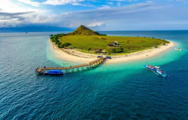 Pulau Kenawa, Pulau Tak Berpenghuni dengan Pesona Menakjubkan