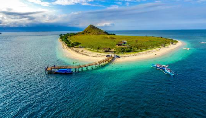 Pulau Kenawa, Pulau Tak Berpenghuni dengan Pesona Menakjubkan