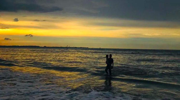 Keindahan Pantai Lancok yang Cocok Untuk Liburan Keluarga