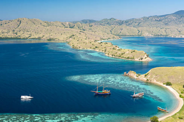 Pantai Weri: Permata Tersembunyi di Larantuka, NTT