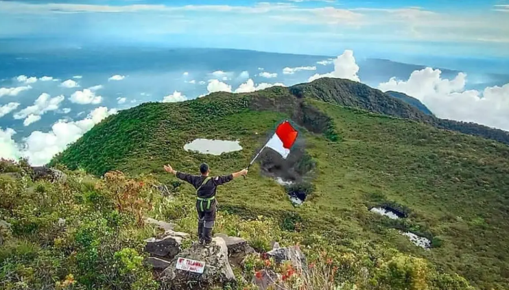 Gunung Talamau Puncak Keagungan Sumatera Barat