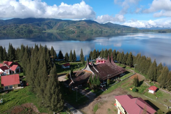 Keindahan Tersembunyi: Menyusuri Pesona Danau Kembar di Dharmasraya, Sumatera Barat