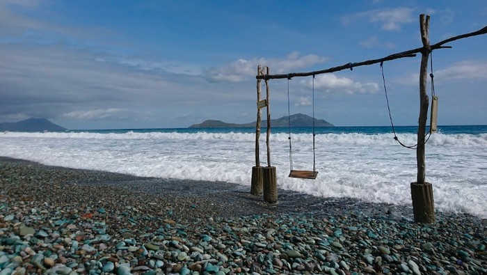 Blue Stone Beach di Ende, Keindahan Alam yang Belum Terjamah